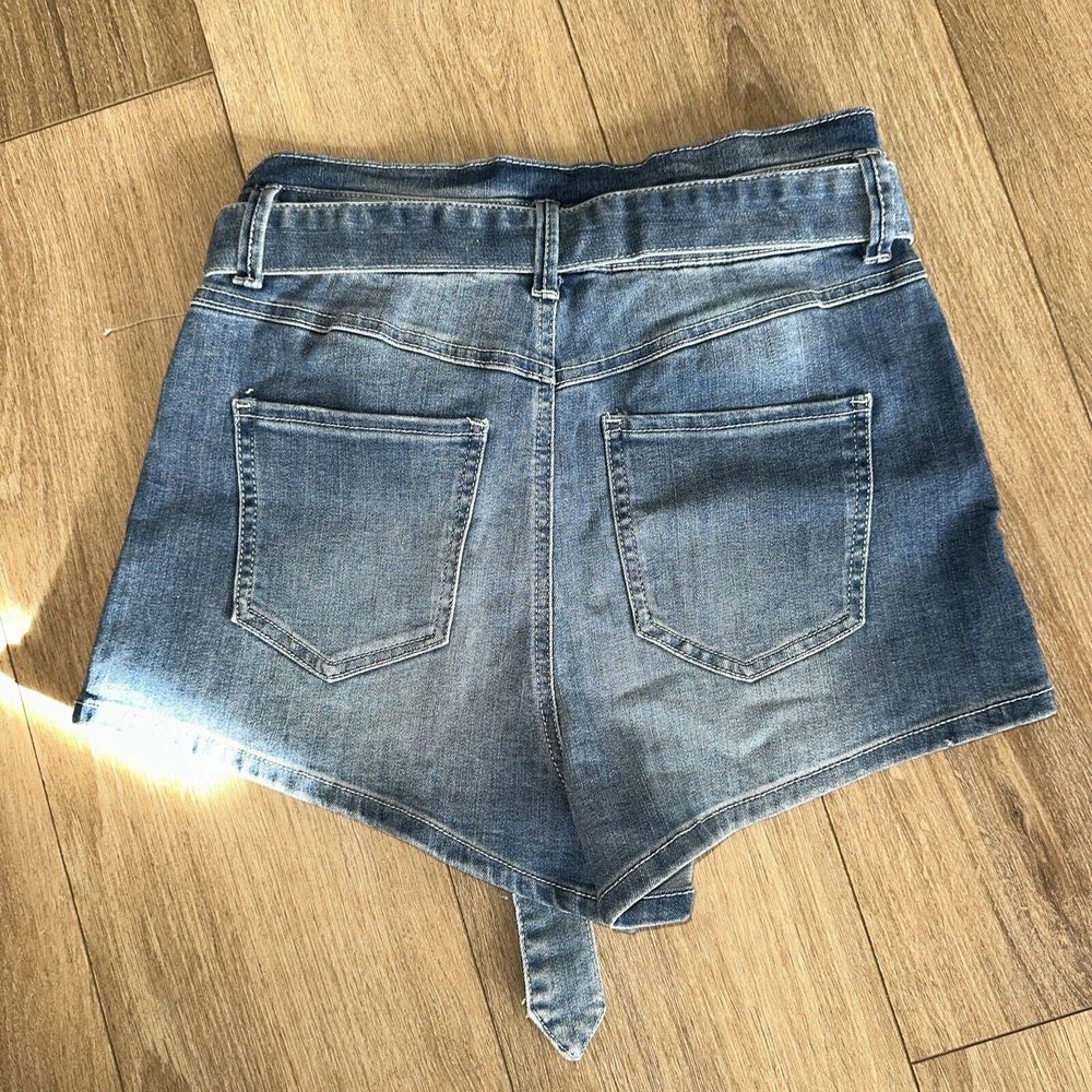 Sincerely Jules Juniors‎ Women Denim Belted Shorts Medium Wash 7/28 High Rise - Picture 5 of 8